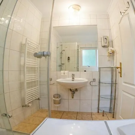 Im Schwedischen Hof 3*